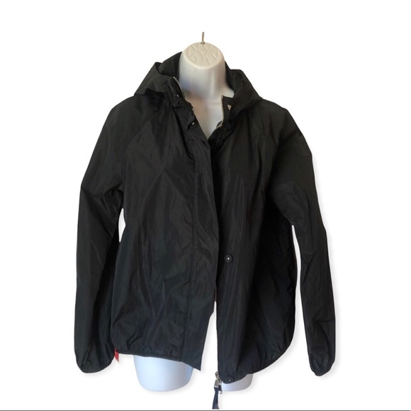 Moncler Asuncion Black Jacket - Picture 9 of 11
